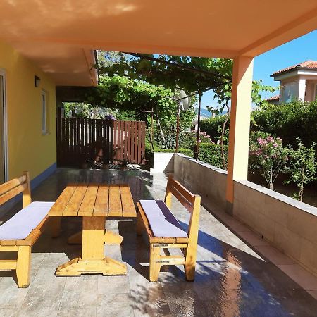 Cozy Apartments With Sea View Novi Vinodolski Exterior foto